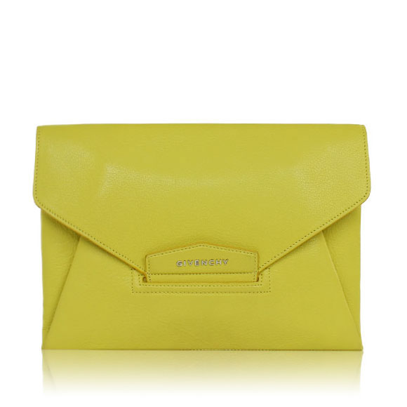 GIVENCHY アンティゴナ 28 x21 x1cm(幅 x 高さ x マチ)