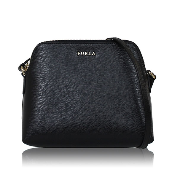 FURLA ショルダーバッグ 19 x15 x8cm(幅 x 高さ x マチ)