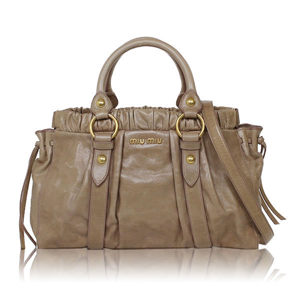 Miu Miu 2WAYバッグ 33 x23 x9cm(幅 x 高さ x マチ)
