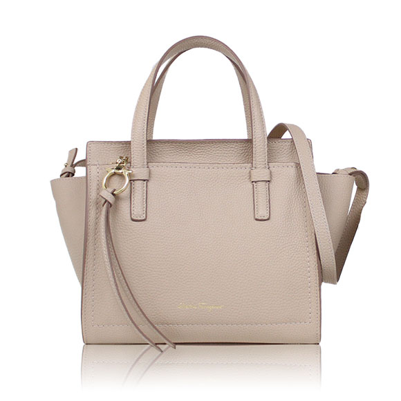 FERRAGAMO ガンチーニ 23 x20 x12cm(幅 x 高さ x マチ)