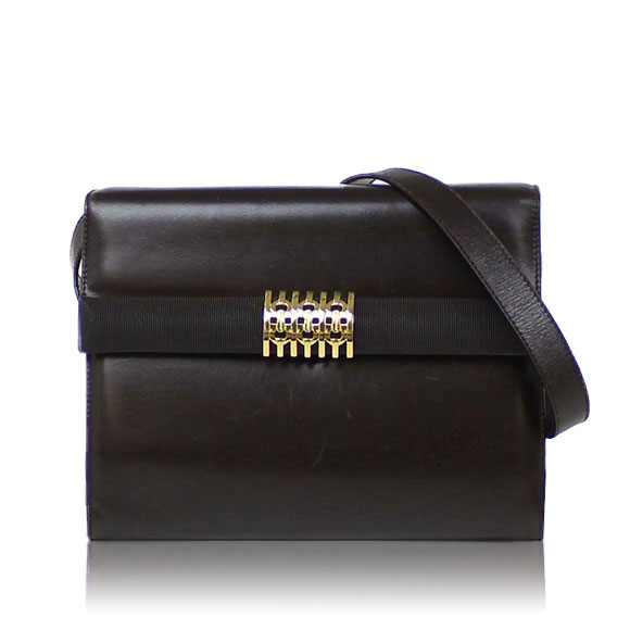 FERRAGAMO ショルダーバッグ 22 x17 x7cm(幅 x 高さ x マチ)