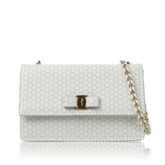 FERRAGAMO ヴァラ 25 x16 x3cm(幅 x 高さ x マチ)