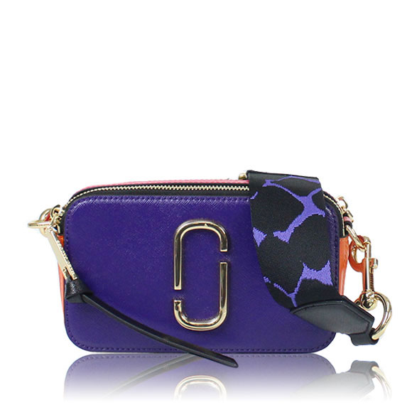 MARC JACOBS スナップショット 17 x10 x16cm(幅 x 高さ x マチ)