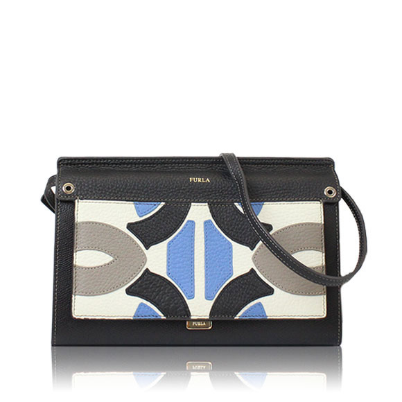FURLA ショルダーバッグ 23 x14 x8cm(幅 x 高さ x マチ)