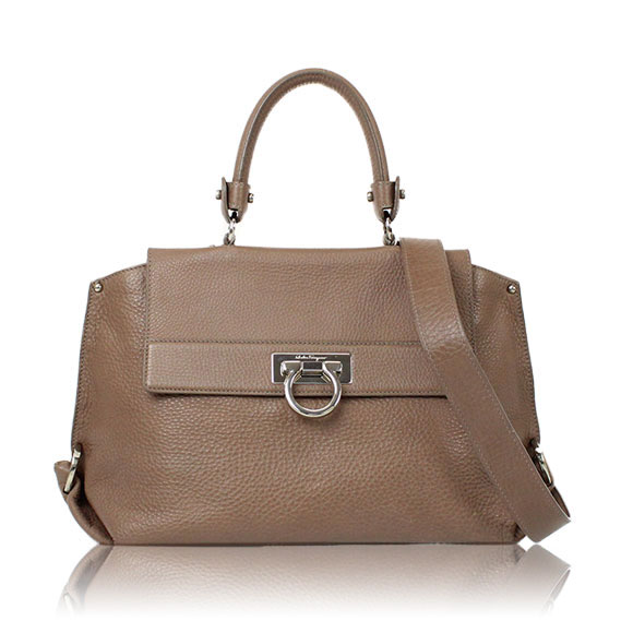 FERRAGAMO ガンチーニ 30 x22 x14cm(幅 x 高さ x マチ)