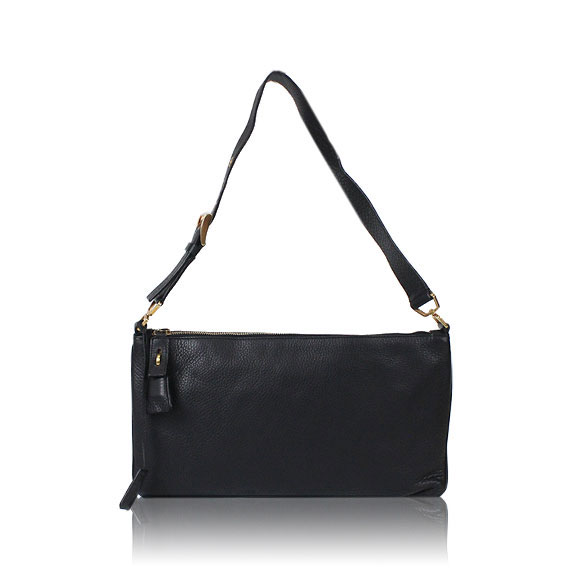 PRADA ショルダーバッグ 32 x17 x1cm(幅 x 高さ x マチ)