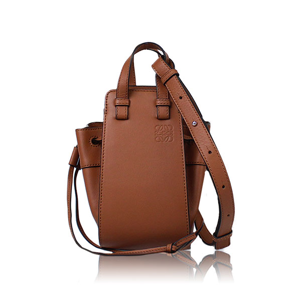 LOEWE ハンモックドローストリングミニ 17&nbsp;x19&nbsp;x11cm(幅&nbsp;x 高さ&nbsp;x マチ)