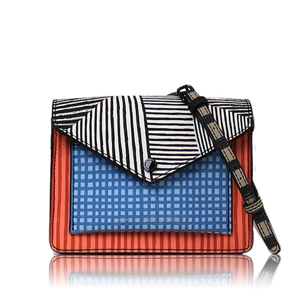 MARC JACOBS ショルダーバッグ 18 x13 x7cm(幅 x 高さ x マチ)