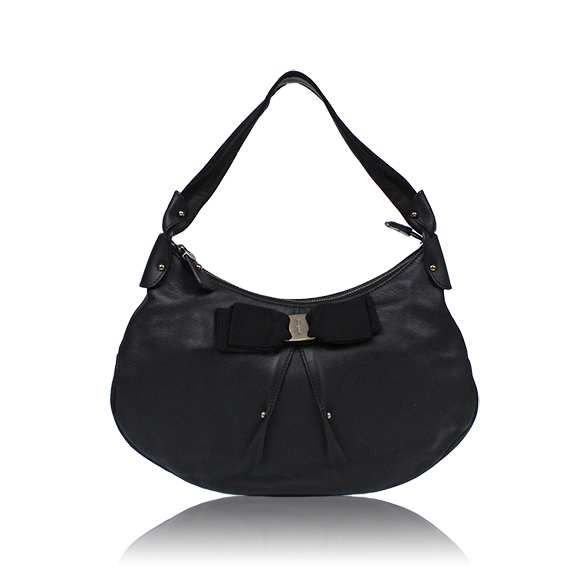 FERRAGAMO ショルダーバッグ 31 x21 x3cm(幅 x 高さ x マチ)