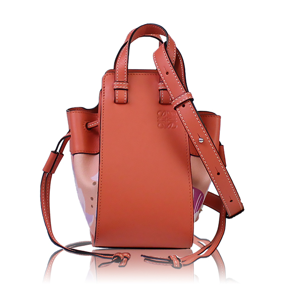 LOEWE ハンモックドローストリングミニ 