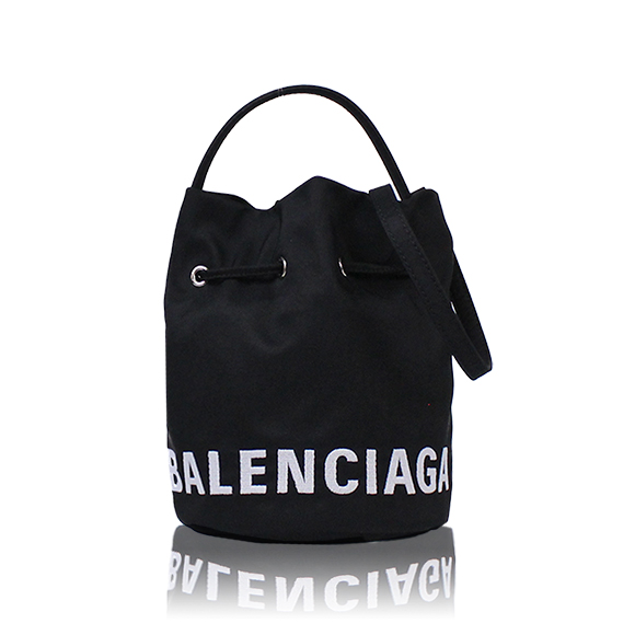 BALENCIAGA ホイールドローストリングバケットバッグXS 14&nbsp;x18&nbsp;x14cm(幅&nbsp;x 高さ&nbsp;x マチ)