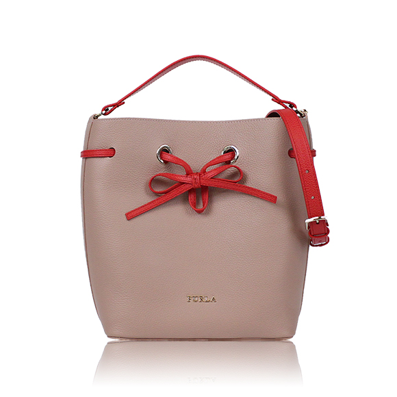 FURLA 2WAYバッグ 23 x25 x13cm(幅 x 高さ x マチ)