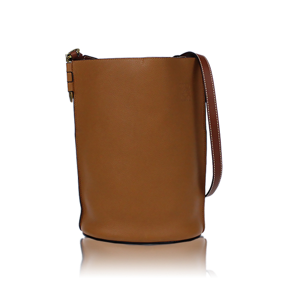 LOEWE ゲートバケットショルダー 18&nbsp;x27&nbsp;x14cm(幅&nbsp;x 高さ&nbsp;x マチ)