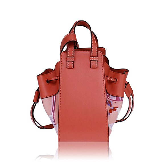 LOEWE ハンモックドローストリングミニ 15 x18 x11cm(幅 x 高さ x マチ)