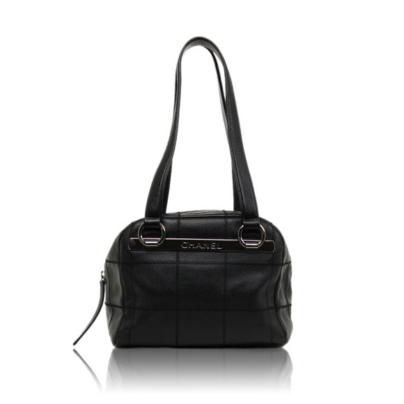 CHANEL チョコバー 22 x16 x13cm(幅 x 高さ x マチ)