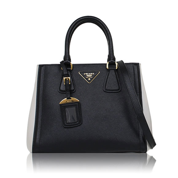 PRADA サフィアーノ 