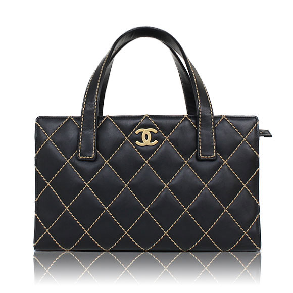 CHANEL ワイルドステッチ 30 x17 x10cm(幅 x 高さ x マチ)