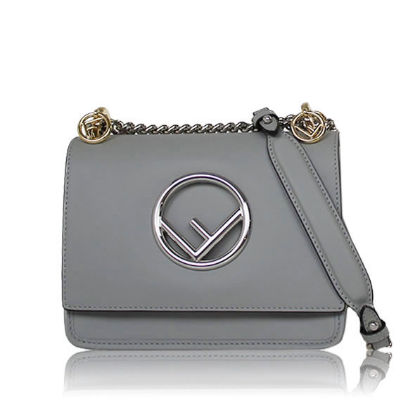 FENDI キャナイ 18&nbsp;x14&nbsp;x9cm(幅&nbsp;x 高さ&nbsp;x マチ)