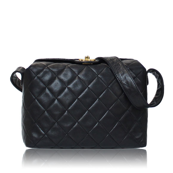 CHANEL ショルダーバッグ 21 x15 x8cm(幅 x 高さ x マチ)