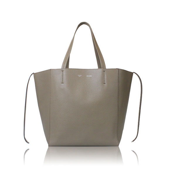 CELINE カバファントム 26&nbsp;x29&nbsp;x17cm(幅&nbsp;x 高さ&nbsp;x マチ)