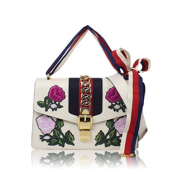 GUCCI シルヴィ 25 x17 x8cm(幅 x 高さ x マチ)