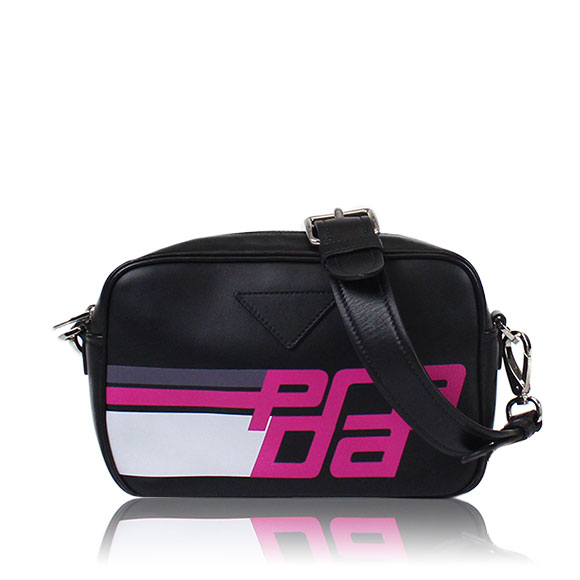 PRADA ショルダーバッグ 20 x14 x7cm(幅 x 高さ x マチ)