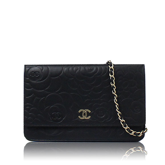 CHANEL カメリアチェーンウォレット 19 x12 x3cm(幅 x 高さ x マチ)