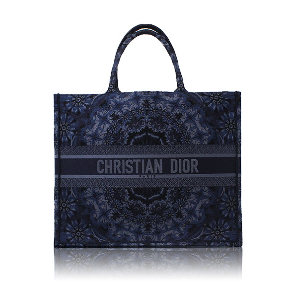 Dior ブックトート 42&nbsp;x35&nbsp;x18cm(幅&nbsp;x 高さ&nbsp;x マチ)