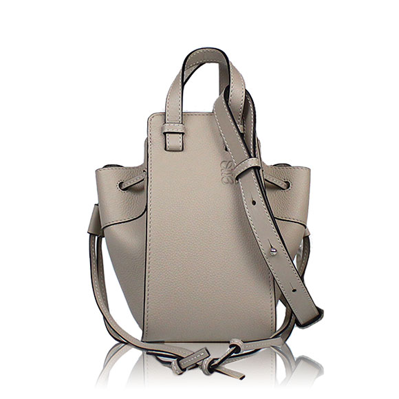 LOEWE ハンモックドローストリングミニ 