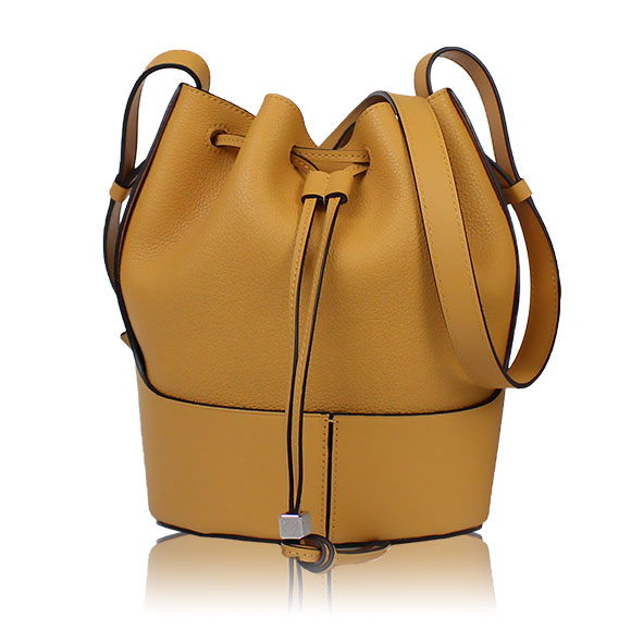 LOEWE バルーンバッグスモール 18&nbsp;x25&nbsp;x13cm(幅&nbsp;x 高さ&nbsp;x マチ)