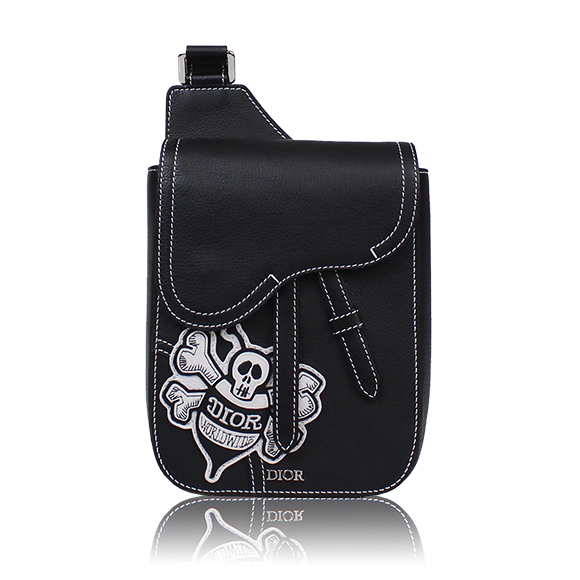 Dior サドルポーチ 14 x18 x4cm(幅 x 高さ x マチ)