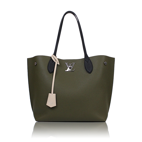 LOUIS VUITTON ロックミーゴー 33&nbsp;x30&nbsp;x15cm(幅&nbsp;x 高さ&nbsp;x マチ)