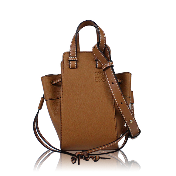 LOEWE ハンモックドローストリングミニ 15&nbsp;x19&nbsp;x10cm(幅&nbsp;x 高さ&nbsp;x マチ)