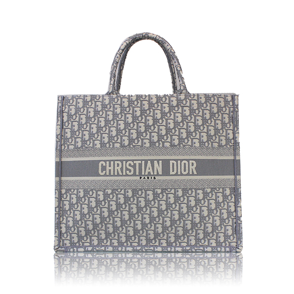 Dior ブックトート 42 x35 x18cm(幅 x 高さ x マチ)