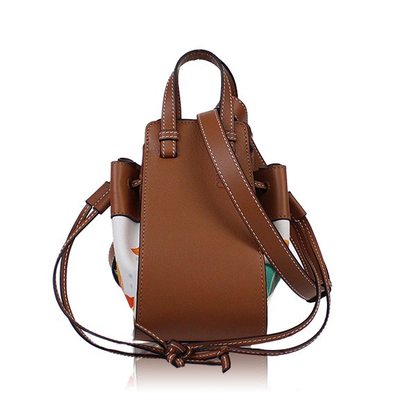 LOEWE ハンモックドローストリングミニ 