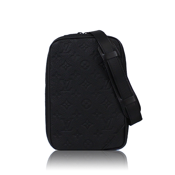 LOUIS VUITTON ユティリティサイドバッグ 15 x23 x4cm(幅 x 高さ x マチ)
