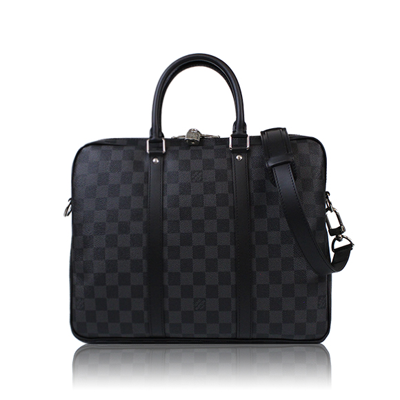 LOUIS VUITTON ポルトドキュマンヴォワヤージュ PM 