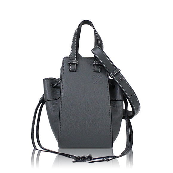LOEWE ハンモックドローストリングミニ 