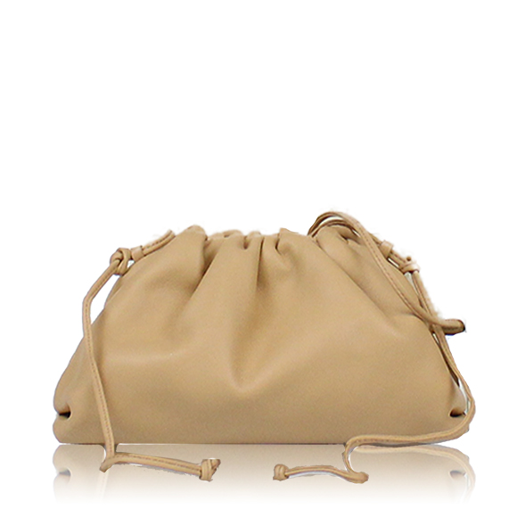 BOTTEGA VENETA ミニザポーチ 22 x14 x5cm(幅 x 高さ x マチ)