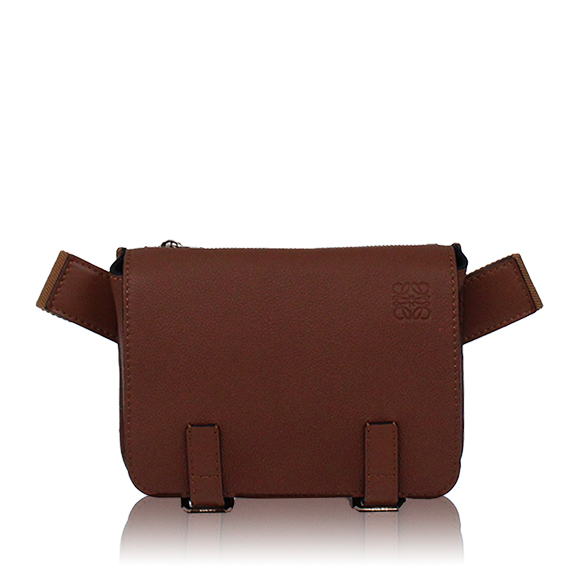 LOEWE ミリタリーバムバッグ 19 x15 x3cm(幅 x 高さ x マチ)