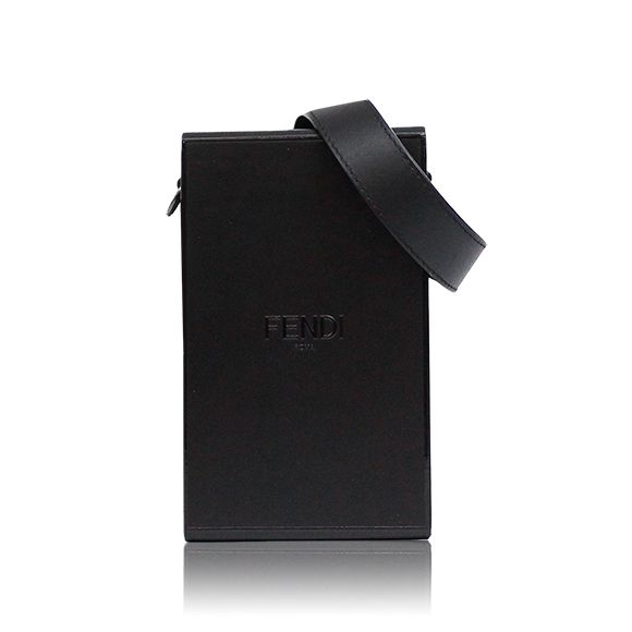 FENDI ショルダーバッグ 10 x16 x7cm(幅 x 高さ x マチ)