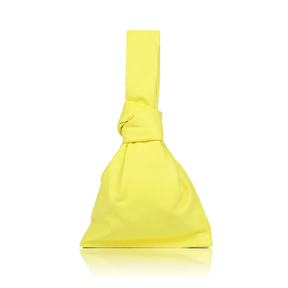 BOTTEGA VENETA BVツイスト 22 x21 x1cm(幅 x 高さ x マチ)