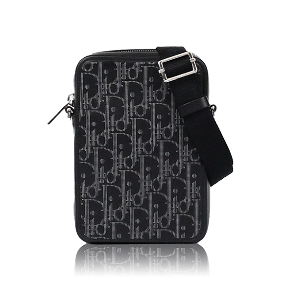 Dior メッセンジャーポーチ 12 x17 x4cm(幅 x 高さ x マチ)