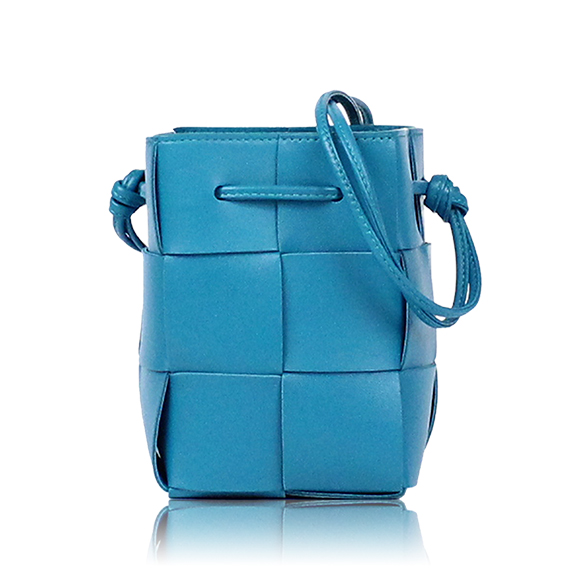 BOTTEGA VENETA カセットバケットバッグ 9&nbsp;x14&nbsp;x9cm(幅&nbsp;x 高さ&nbsp;x マチ)