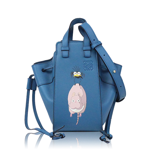 LOEWE ハンモックドローストリングミニ 15 x21 x10cm(幅 x 高さ x マチ)