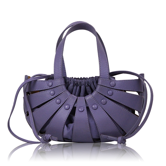 BOTTEGA VENETA ザシェル 17&nbsp;x13&nbsp;x5cm(幅&nbsp;x 高さ&nbsp;x マチ)