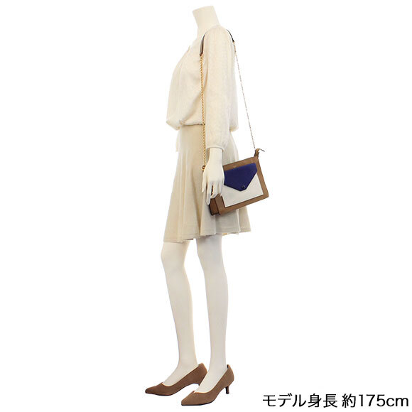 ポケットミディアムクラッチ