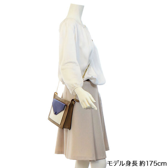 ポケットミディアムクラッチ