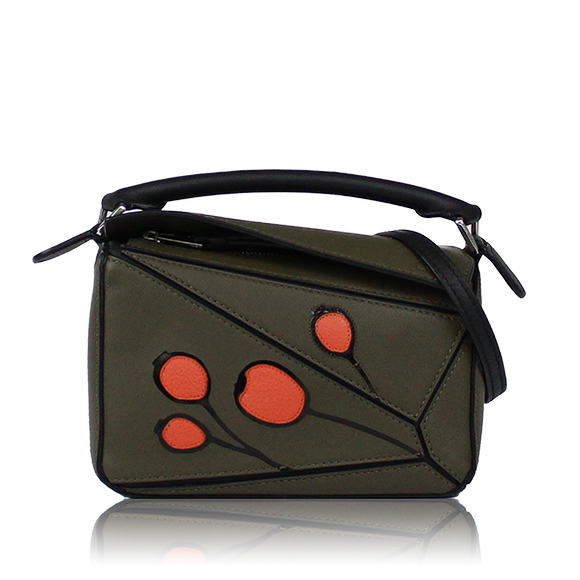 LOEWE パズルバッグミニ 17 x11 x7cm(幅 x 高さ x マチ)