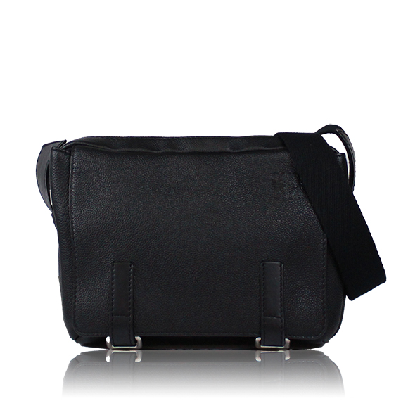 LOEWE ミリタリーメッセンジャーバッグXS 23&nbsp;x18&nbsp;x8cm(幅&nbsp;x 高さ&nbsp;x マチ)